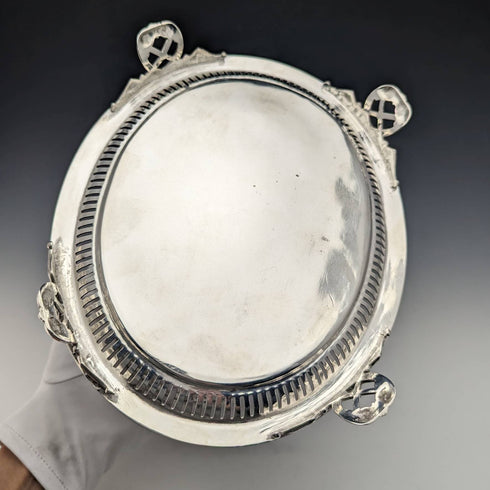 Late Victorian British Antique Silver Plated Biscuit Barrel with Glass Inner